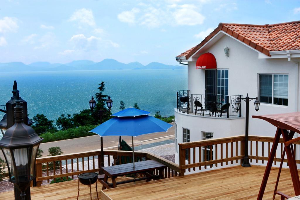 Namhae Bluemare Pension Екстер'єр фото