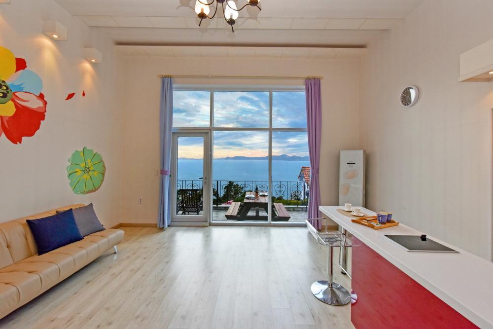 Namhae Bluemare Pension Екстер'єр фото