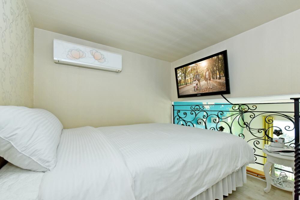 Namhae Bluemare Pension Екстер'єр фото