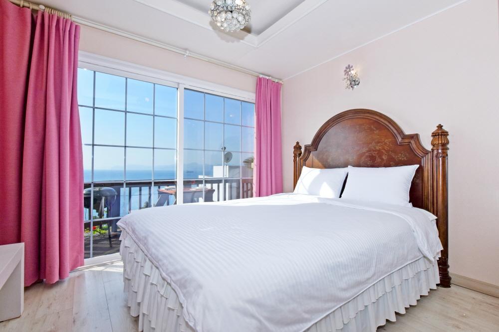 Namhae Bluemare Pension Екстер'єр фото