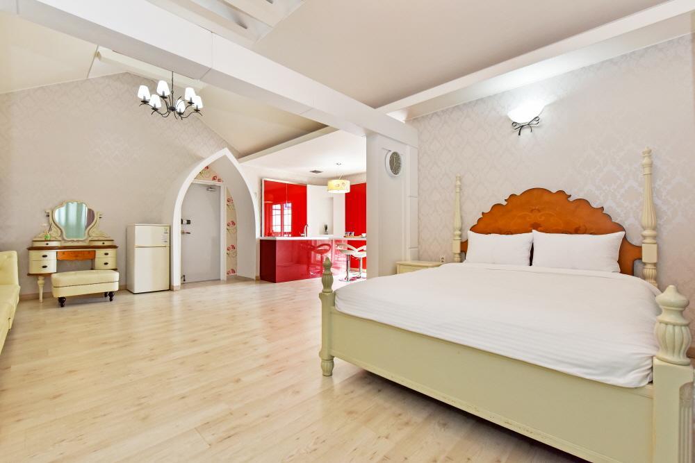 Namhae Bluemare Pension Екстер'єр фото
