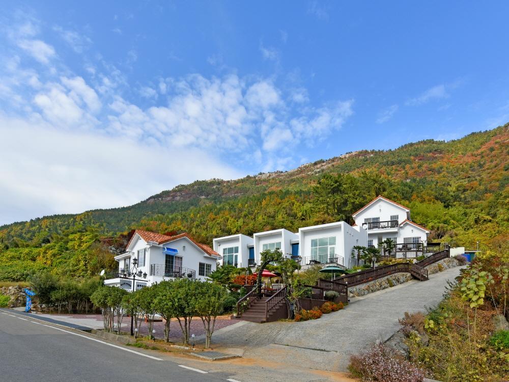 Namhae Bluemare Pension Екстер'єр фото
