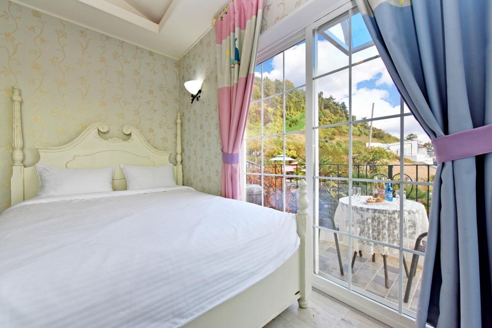 Namhae Bluemare Pension Екстер'єр фото
