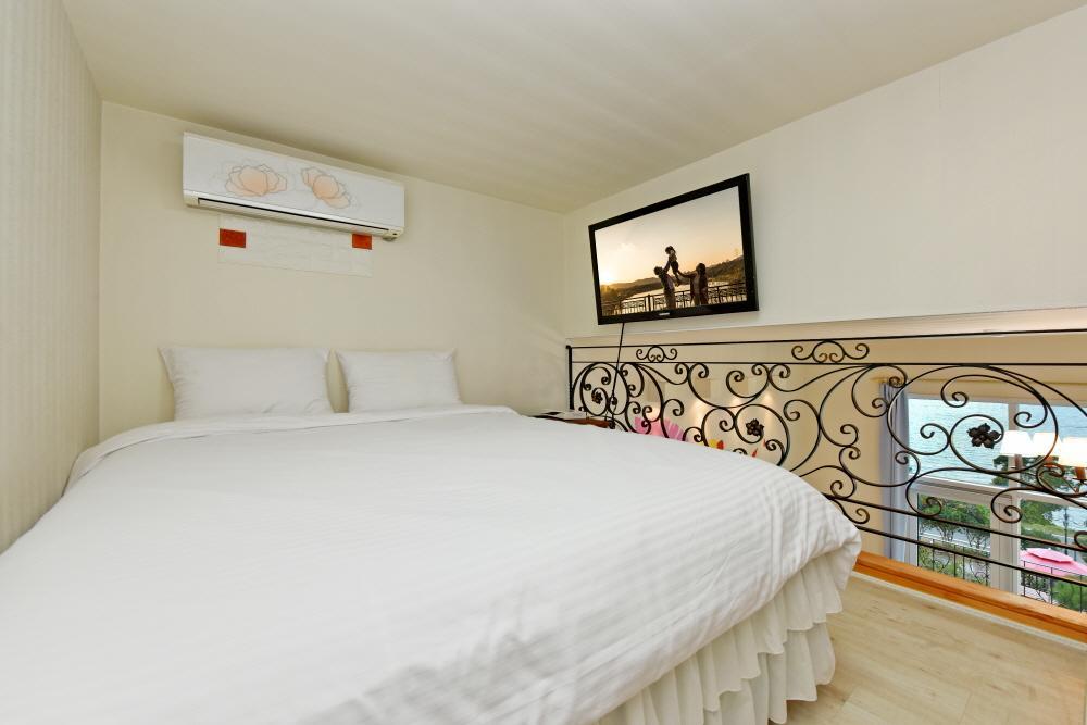 Namhae Bluemare Pension Екстер'єр фото