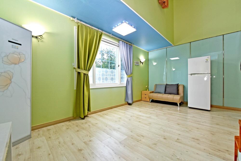 Namhae Bluemare Pension Екстер'єр фото