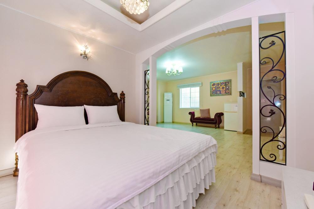 Namhae Bluemare Pension Екстер'єр фото