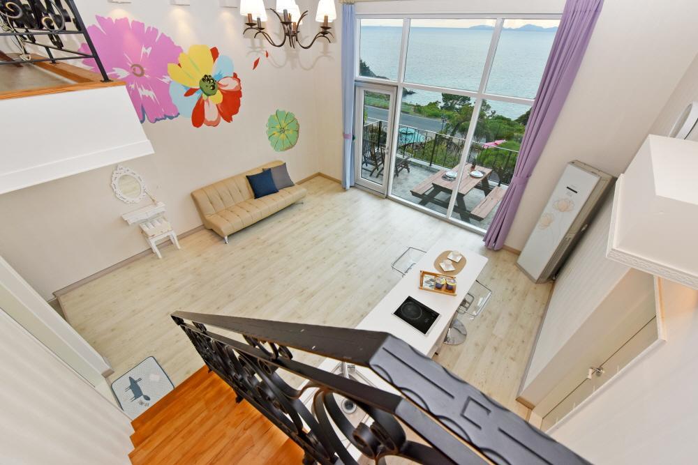 Namhae Bluemare Pension Екстер'єр фото