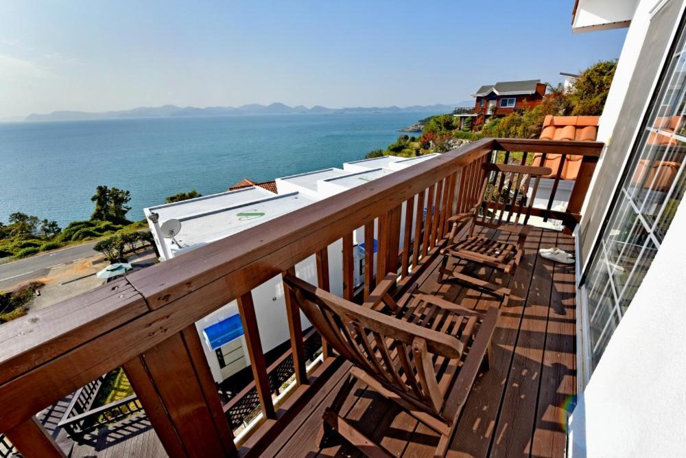 Namhae Bluemare Pension Екстер'єр фото