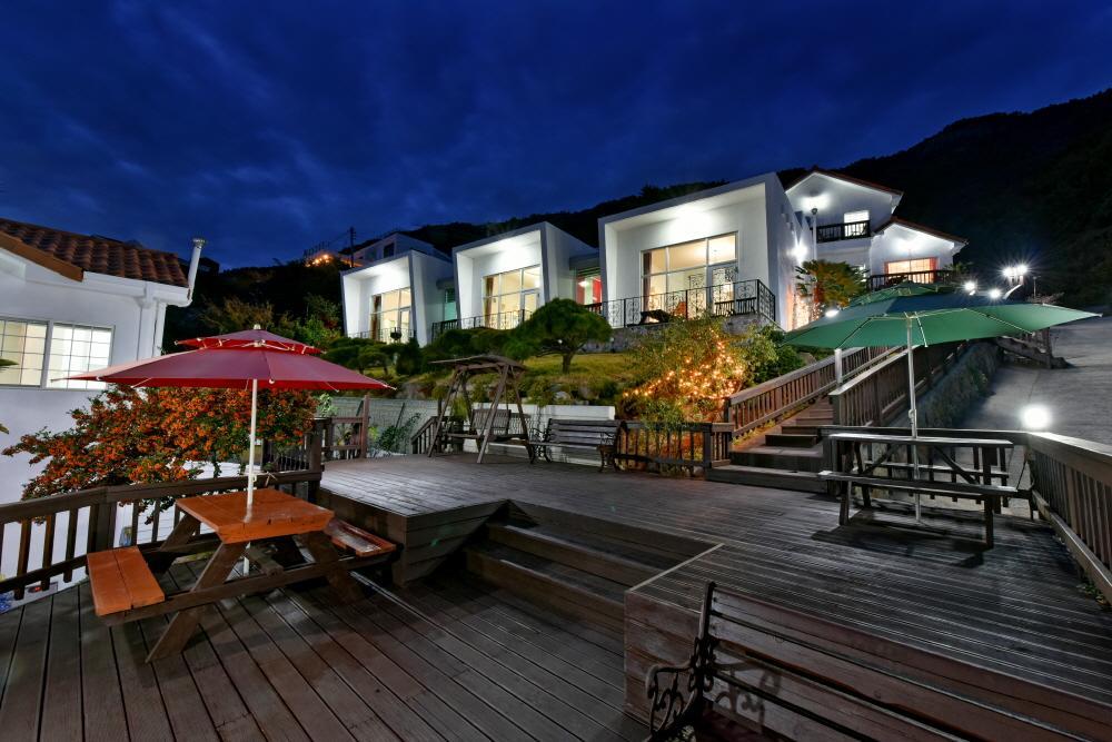 Namhae Bluemare Pension Екстер'єр фото