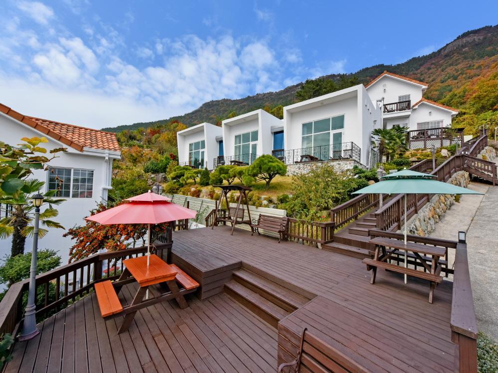 Namhae Bluemare Pension Екстер'єр фото
